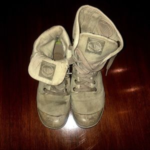 Palladium Baggy Boots - Khaki - size women’s 6